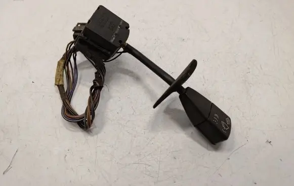 BMW 5 E34 Wiper control stalk 1378869 61311378869 61318350983