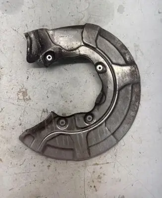 BMW X7 G07 Rear brake disc plate dust cover 6880474