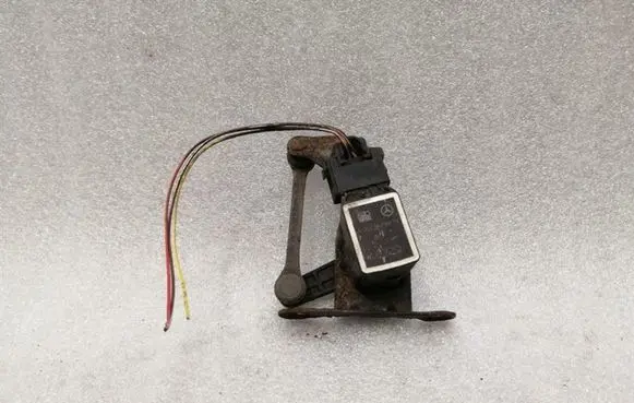 Mercedes-Benz SL R230 Headlight/headlamp level sensor A0025428818 A2303270140