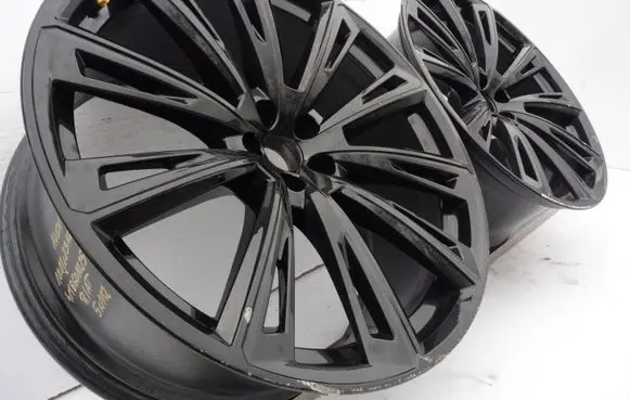 Audi Q8 R23 light alloy rim 4M8601025R