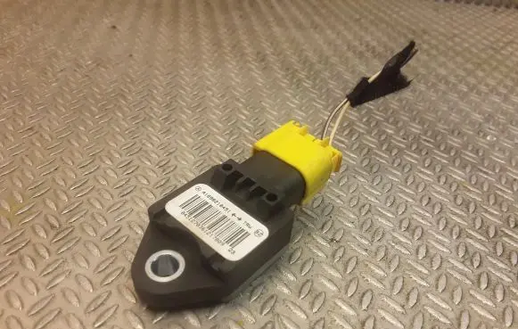 Mercedes-Benz A W169 Airbag deployment crash/impact sensor 1698210451
