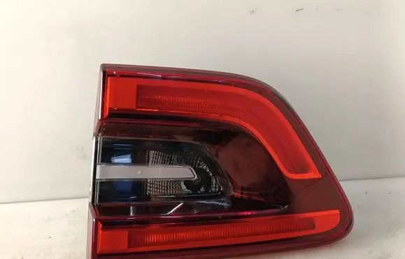 Tailgate rear/tail lights