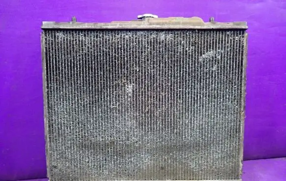 Chrysler Challenger Coolant radiator