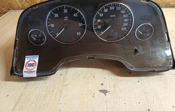 Opel Zafira A Speedometer (instrument cluster) 24461768JU