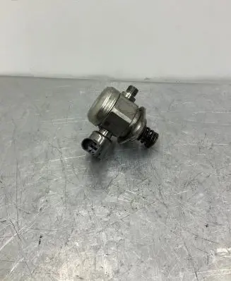 BMW 5 F10 F11 Fuel injection high pressure pump 7595339 0261520144 1002308340