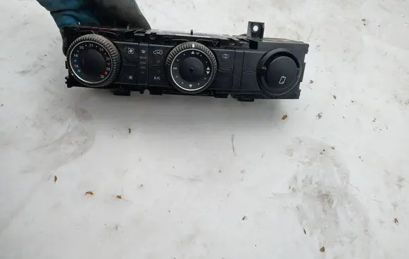 Mercedes-Benz Sprinter W906 Climate control unit A9069063000KZ