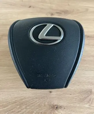 Lexus UX Steering wheel airbag