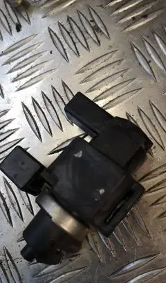 Audi A4 S4 B6 8E 8H Turbo solenoid valve 8e0906628