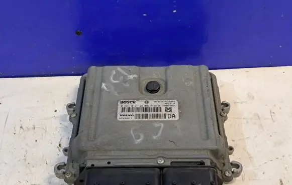 Volvo XC90 Engine control unit/module 30729826 0281012103
