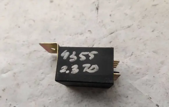 Mercedes-Benz Vito Viano W639 Other relay 0015402045 51219004