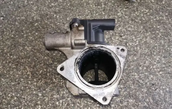 Volkswagen Transporter - Caravelle T5 EGR valve