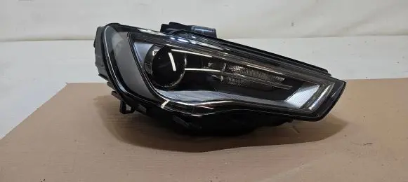 Audi A3 S3 8V Headlight/headlamp 8V0941044M 01074012AD 1EL01074012