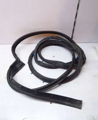 MG ZS Rear door rubber seal (on body) 10229796