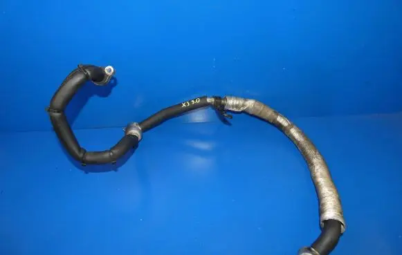 Jaguar XJ X351 Air conditioning (A/C) pipe/hose
