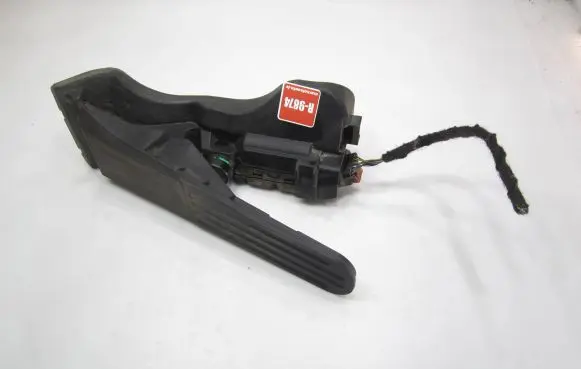 Volkswagen Golf VI Accelerator throttle pedal 1K1723503T 6PV01049851