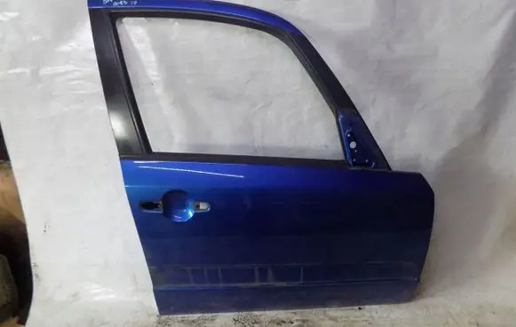Suzuki SX4 Front door