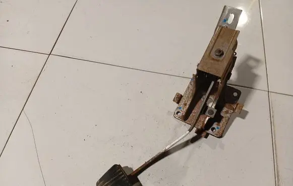 Chevrolet Aveo Brake pedal 