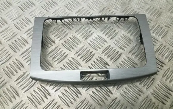 Volkswagen PASSAT B7 Radio/GPS head unit trim 3AA858069F