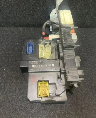 Mercedes-Benz C W204 Fuse module 2044423600 2045456832 2045451869
