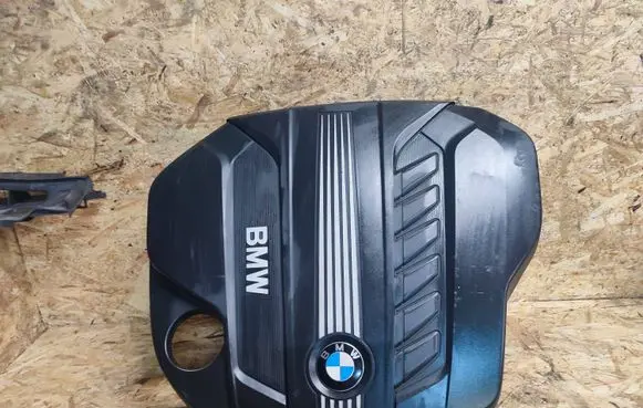 BMW X5 E70 Engine cover (trim) 15671610