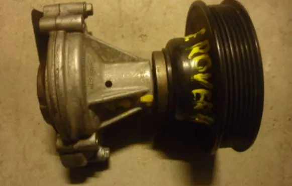 Land Rover Range Rover L322 Water pump