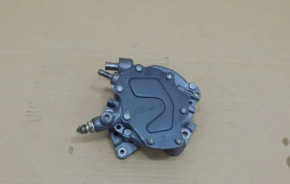 Volkswagen Transporter - Caravelle T5 Vacuum pump 070145209J