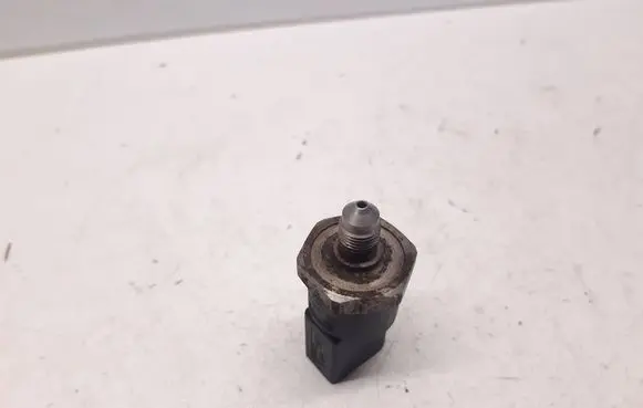 Fuel pressure sensor