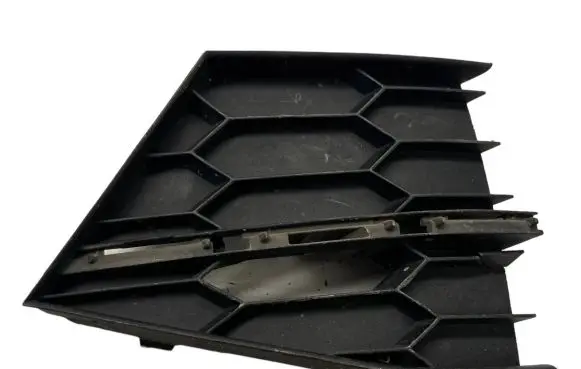 Skoda Superb B8 (3V) Front bumper lower grill 3V0853666
