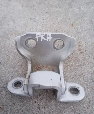 Lexus IS 220D-250-350 Front door lower hinge 