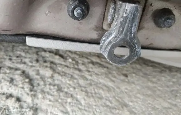 KIA Ceed Rear door check strap stopper