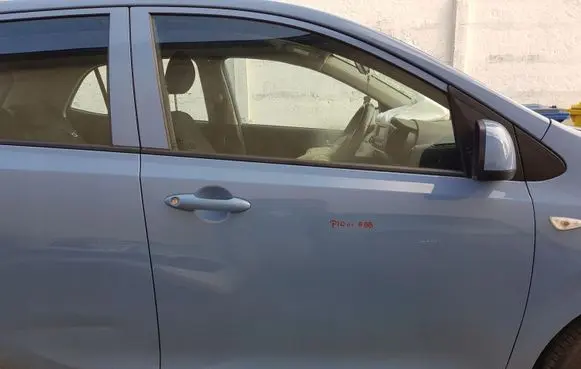 KIA Picanto Front door