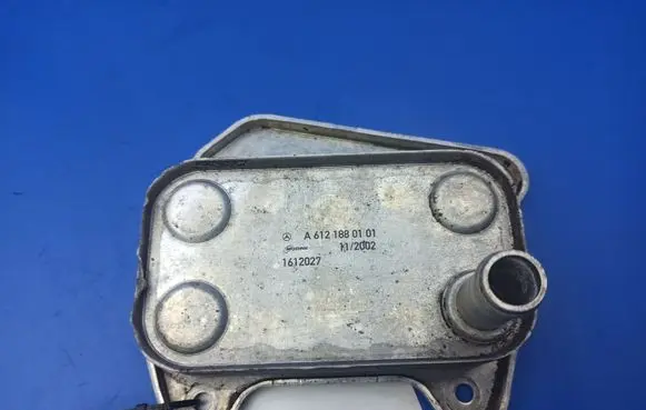 Mercedes-Benz CLK A209 C209 Oil filter mounting bracket A6121880101 1612027