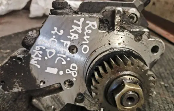 Renault Trafic II (X83) Fuel injection high pressure pump H8200385478 8200385478 0445010099