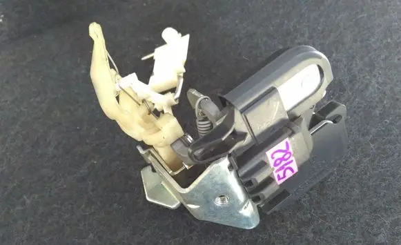 Mercedes-Benz CLK A209 C209 Seat back rest lock catch A2039200372