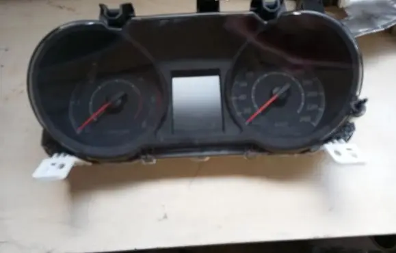 Mitsubishi Outlander Speedometer (instrument cluster) 8100B855