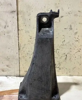 BMW 5 E39 Engine mounting bracket 1092426 22111092426