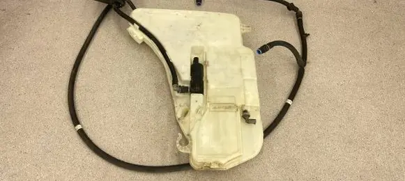 BMW M6 Windshield washer fluid reservoir/tank 7269667 61667269667