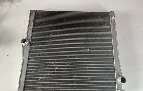 BMW X5 E70 Coolant radiator 7585036 S6925002
