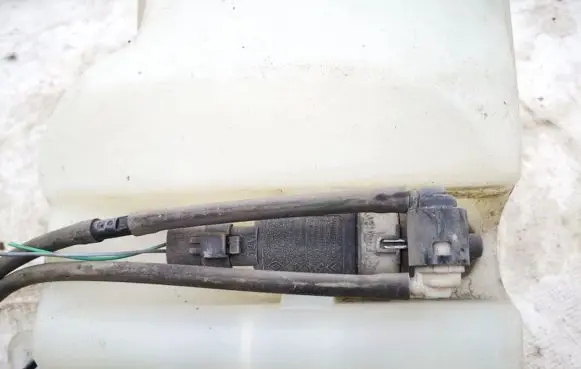 Renault Laguna III Windscreen/windshield washer pump 7700439078