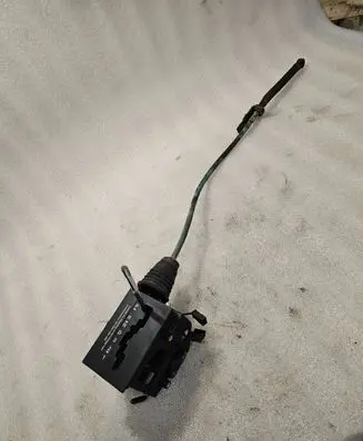 Audi V8 Gear shifter/selector 441713101
