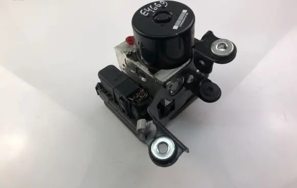 Volvo XC70 ABS Pump P31423347