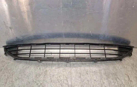 Ford Fiesta Front bumper lower grill C8L6C