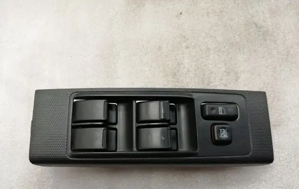 Toyota Corolla Verso AR10 Electric window control switch 848200F030 54355667D