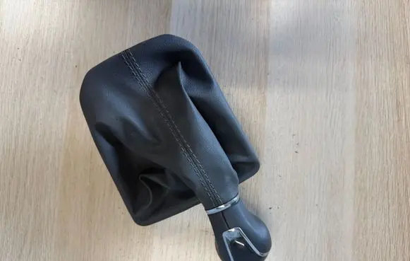 Seat Ibiza V (KJ) Gear lever shifter trim leather/knob 6F0711113M