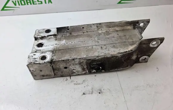 Mercedes-Benz E W212 Front bumper shock/impact absorber A2126200995