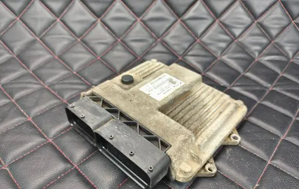 Fiat Grande Punto Engine control unit/module 51825024 7160024000 MJD6F3P7