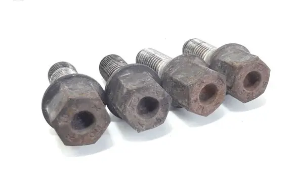 Suzuki SX4 Nuts/bolts 