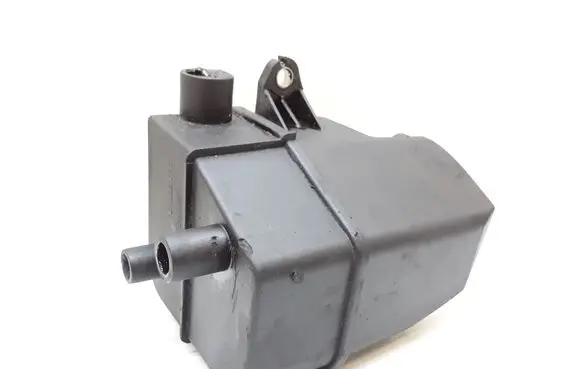 Volvo XC90 Oil breather separator 8692211