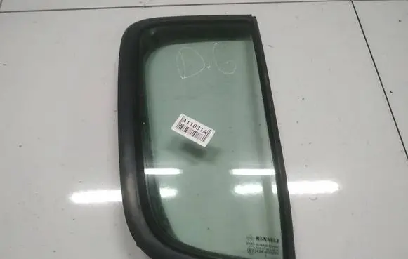Renault Clio III Rear vent window glass AS2