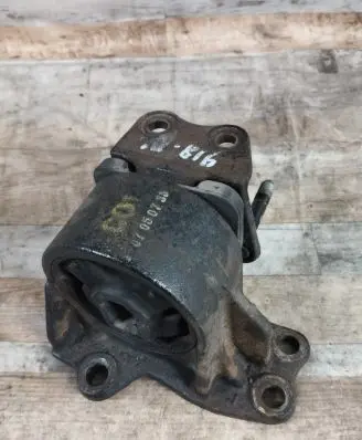 Hyundai Santa Fe Engine mount bracket 218322B000